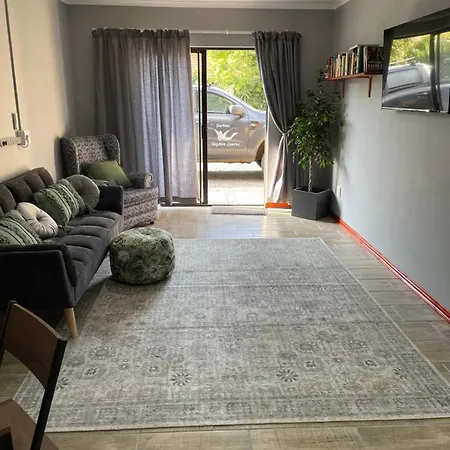 Pine Cottage Self Catering Fully Equipped 2 Bedroom, Queen Bed 3 Singles 65Sqm Cosy Private Cottage Durban Exterior photo