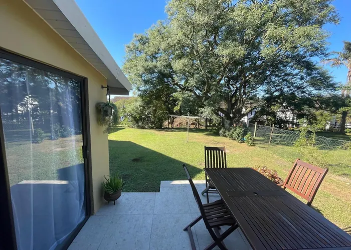 Pine Cottage Self Catering Fully Equipped 2 Bedroom, Queen Bed 3 Singles 65Sqm Cosy Private Cottage