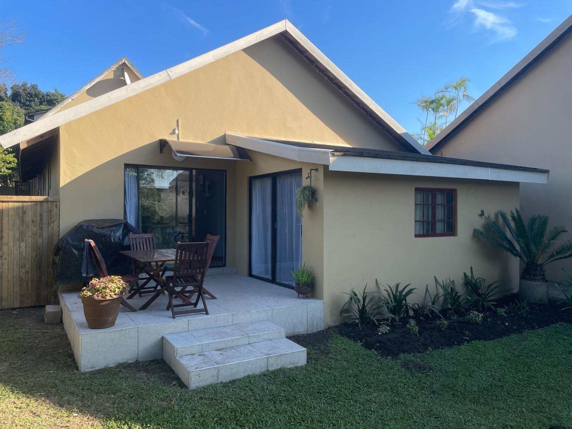 Apartment Pine Self Catering Fully Equipped 2 Bedroom, Queen Bed 3 Singles 65sqm Cosy Private Durban